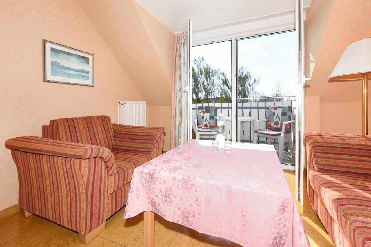 Hotel-Pension Stoertebeker Бензерзиль Экстерьер фото