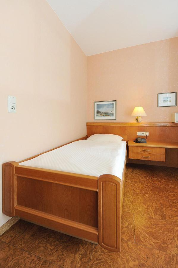 Hotel-Pension Stoertebeker Бензерзиль Экстерьер фото