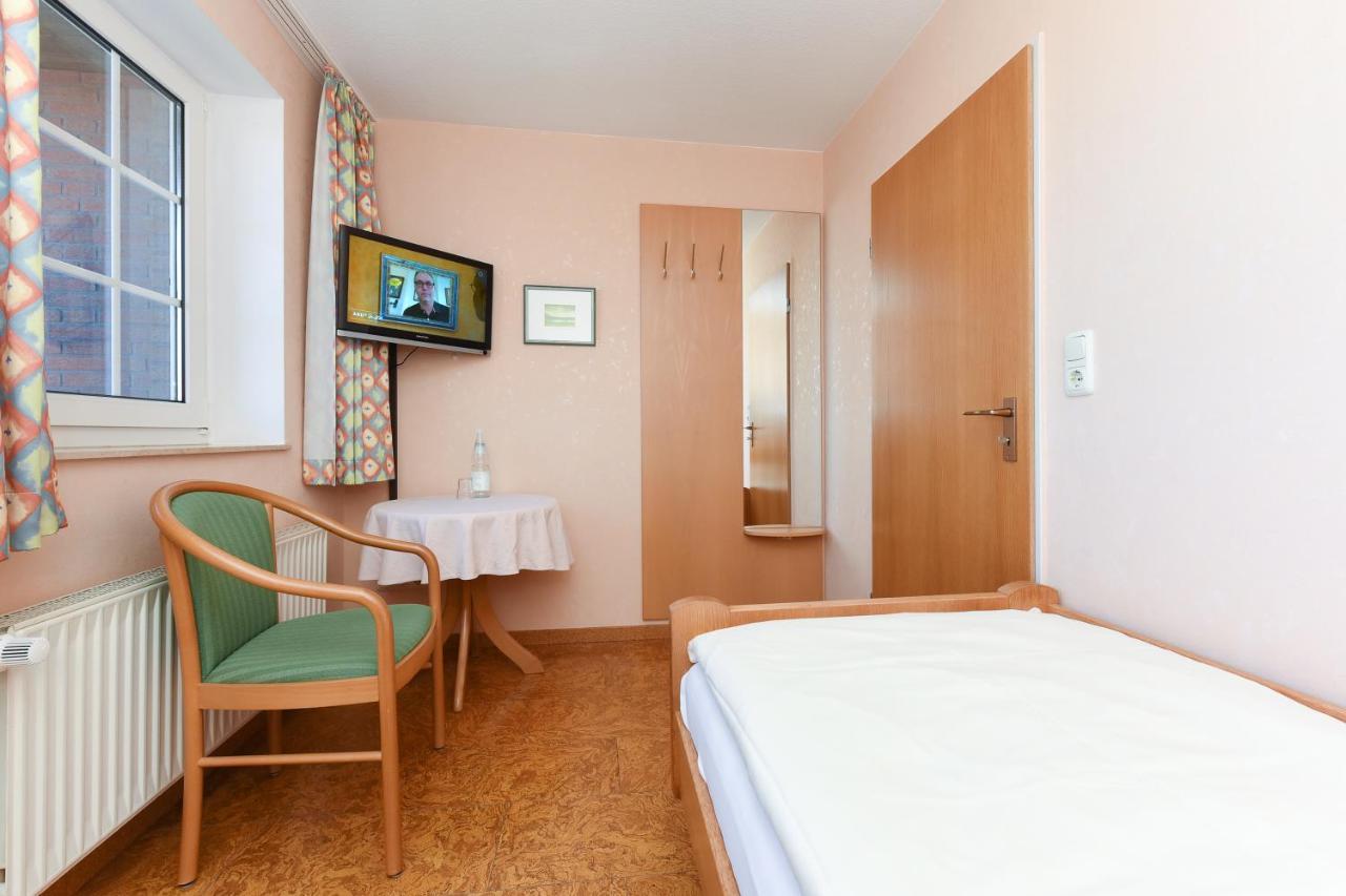 Hotel-Pension Stoertebeker Бензерзиль Экстерьер фото