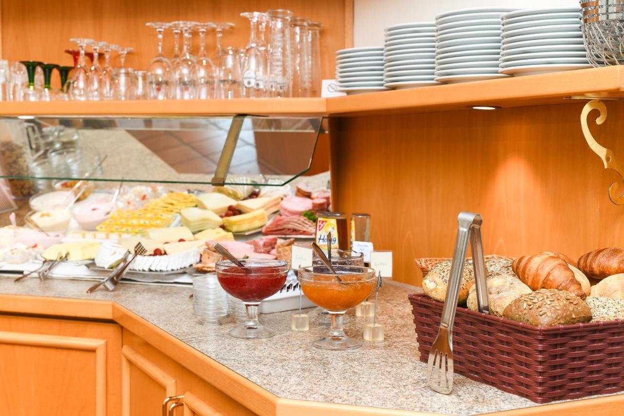 Hotel-Pension Stoertebeker Бензерзиль Экстерьер фото